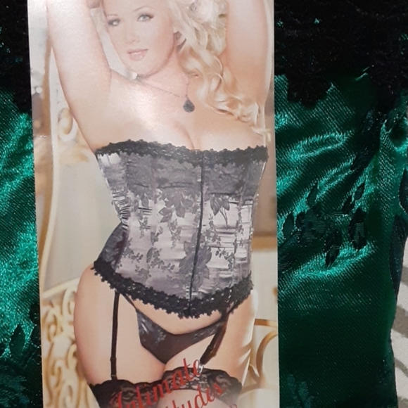 Intimate attitudes corset - Picture 6 of 6